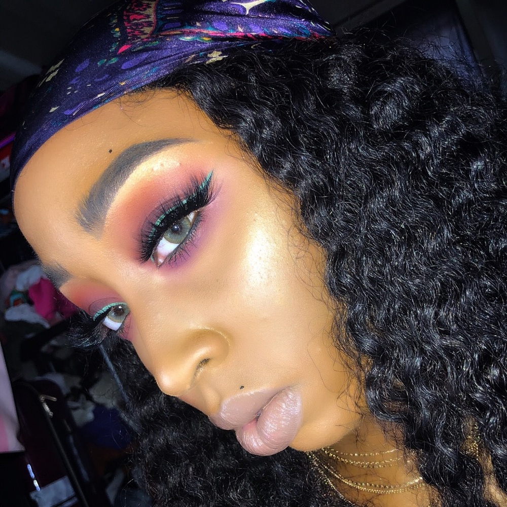 Meet your Posher, Shaniquo